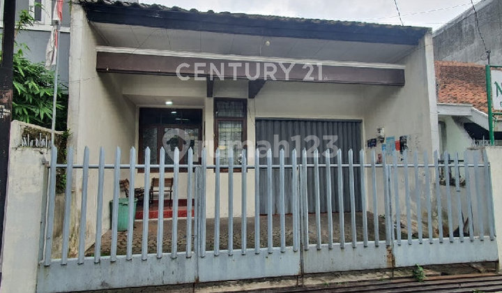 Cheap!! Ready-to-Occupy House, Strategic Location in Sayap Ciateul