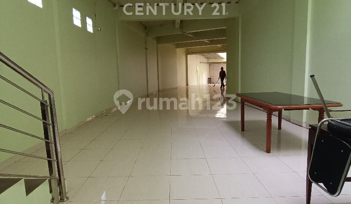 Ready-to-Use Shop House on Jl Jend Sudirman Mainroad