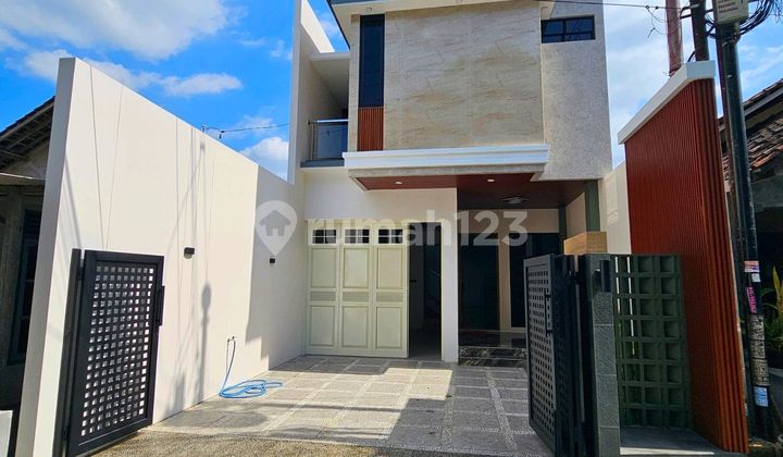 Strategic House 500 Meters From Ringroad Blok O. 10 Minutes From Ambarukmo Plaza & Yogyakarta City Center