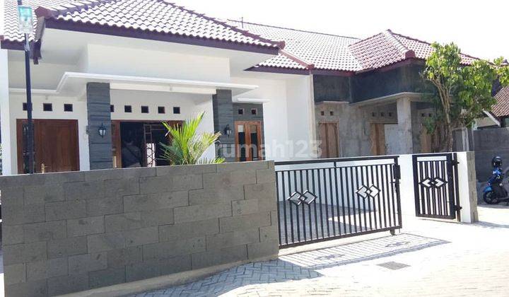 RUMAH BESAR LAPANG DEKAT RSA UGM JL KABUPATEN, DALAM RINGROAD 1