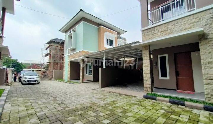 RUMAH MEWAH 2 LANTAI FULL FURNISHED ONE GATE. JL KALIURANG KM 12 2