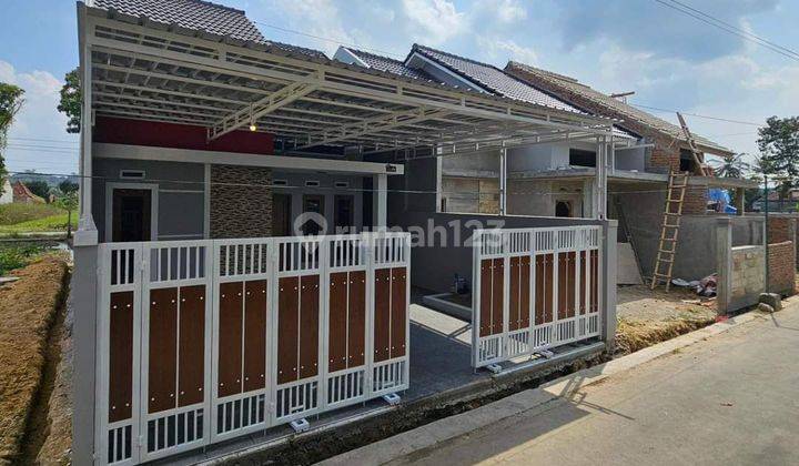 RUMAH MODERN MINIMALIS DEKAT PASAR GODEAN. STRATEGIS 100 M DARI JALAN RAYA 2