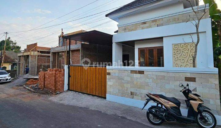 RUMAH MODERN ELEGAN DEKAT KAMPUS UII, JL KALIURANG KM 13 2