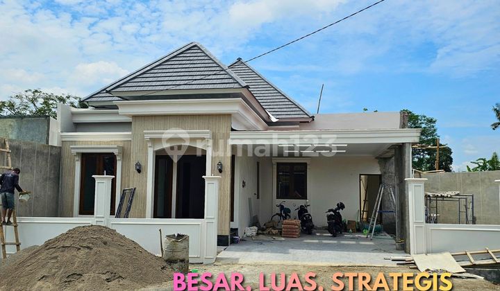 Rumah Strategis Pinggir Jalan Raya Dekat Pasar Jangkang. Jl Kaliurang Km 12 Ke Timur Rumah Strategis Pinggir Jalan Raya Dekat Pasar Jangkang. Jl Kaliurang Km 12 Ke Timur