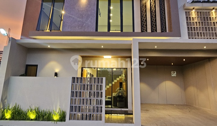 Fully Furnished Luxury House East Gedongkuning. Jl Wonosari Km 7. Near Yogyakarta City Center. 2