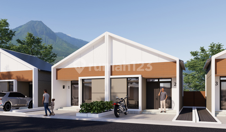 Affordable Strategic Residence Near Main Road, 300 Million