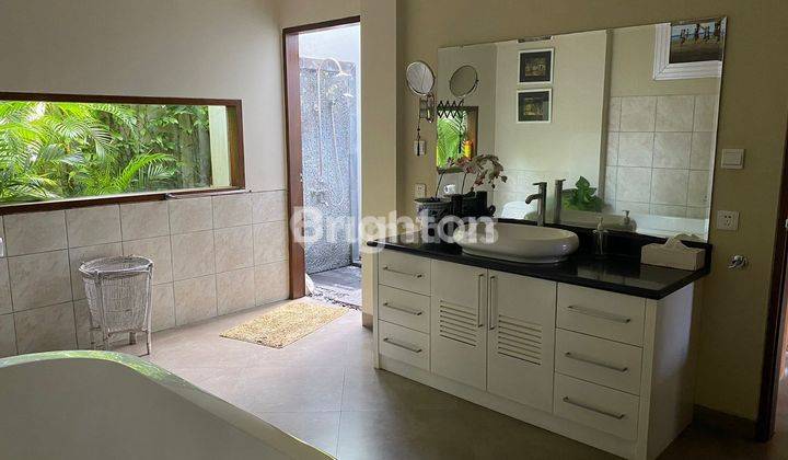 VILLA 6 Bedrooms Near Mertasari Beach SANUR 2