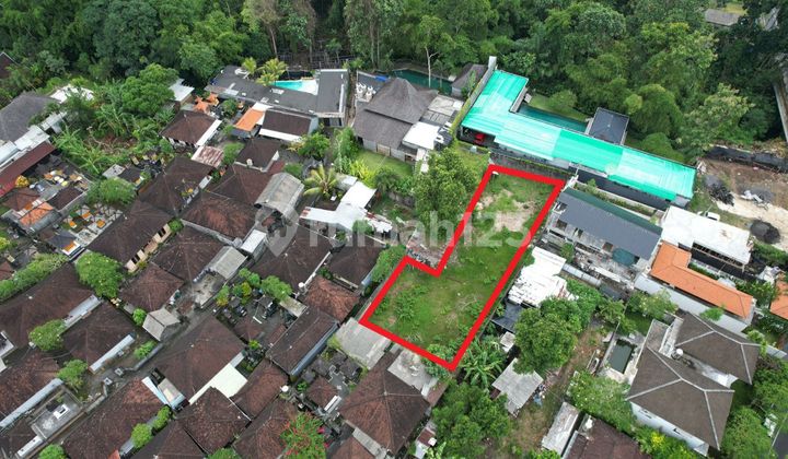 Regarding Land Contract Small Plot Suitable for Villa in Tumbak Bayuh Area Regarding Land Contract Small Plot Suitable for Villa in Tumbak Bayuh Area