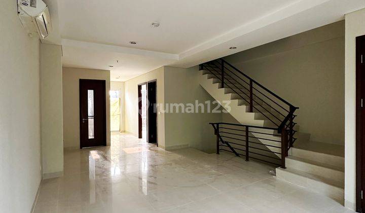 Town House Puri Mansion 4 BR Termurah Posisi Strategis 2