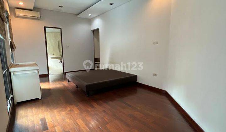  Rumah Semi Furnished Bagus SHM - Sertifikat Hak Milik di Jati Padang 2