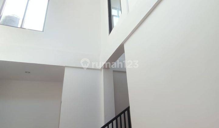 Rumah 2 Lantai Baru Unfurnished SHM di Bsd Tangerang Selatan, Tangerang 2