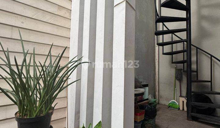 Rumah 2 Lantai Bagus Semi Furnished SHM di Bintaro Sektor 9, Tangerang Selatan Dekat Pasar Modern, Sekolah Dan Rumah Sakit 2