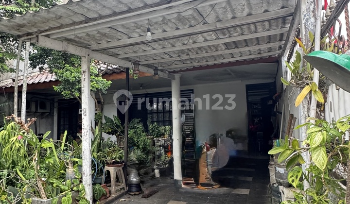Dijual Cepat Rumah Dekat Halte Bus Transjakarta Stasiun Kereta Api Pusat Belanja dan Rumah Sakit. SHM. Jatinegara Jakarta Timur