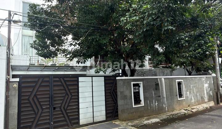 Rumah Bagus dan Cantik Siap Huni Dekat MRT Lebak Bulus, Pusat Belanja, Rs Pi, Bebas Banjir, 2 Lantai, SHM