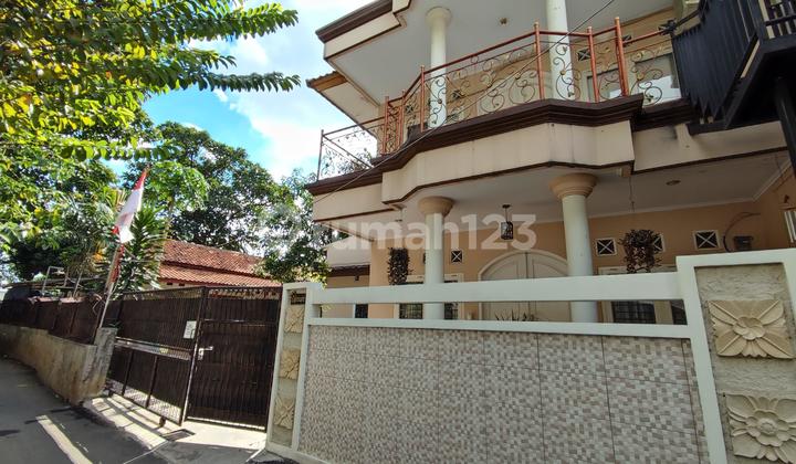 Rumah Beserta Kos-kosan 11 Pintu Di Pondok Aren Sebelah Kampus Stan Cocok Untuk Investasi Bagus SHM di Jl. Ceger Raya No. 12, Jurang Manggu Barat, Pondok Aren, Kota Tangerang Selatan, Banten, Indonesia, 15223, Pondok Aren Rumah Beserta Kos-kosan 11 Pintu Di Pondok Aren Sebelah Kampus Stan Cocok Untuk Investasi Bagus SHM di Jl. Ceger Raya No. 12, Jurang Manggu Barat, Pondok Aren, Kota Tangerang Selatan, Banten, Indonesia, 15223, Pondok Aren