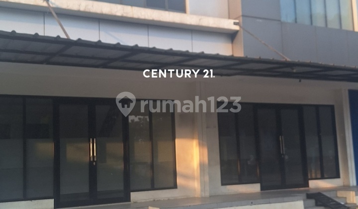 For Sale, Ready-to-Occupy Shop House in Graha Raya 9090