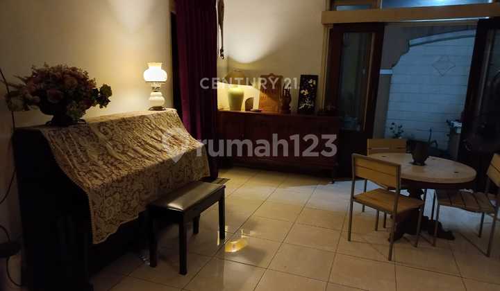 2-Story Hook House Ready to Occupy in Villa Sarimas Pulomas 2