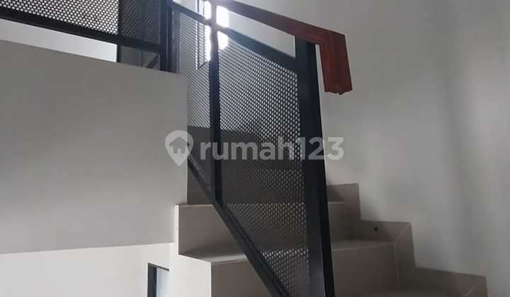 Rumah 2 lantai Siap Huni di Grand West Residence, Perwira, Bekasi Utara