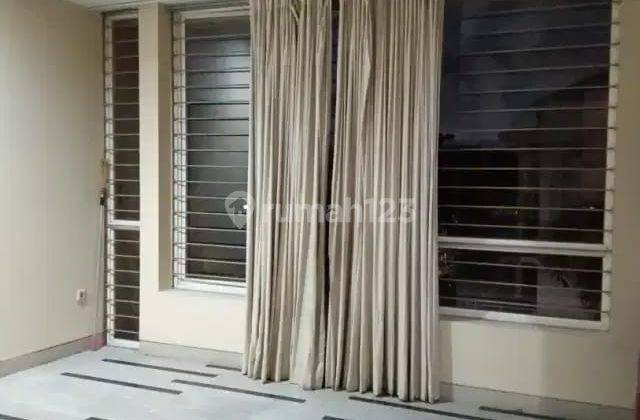 Disewakan Cepat Rumah 3 lantai Siap Huni Di Perumahan Puri Grisenda PIK, Jakarta Utara. 2