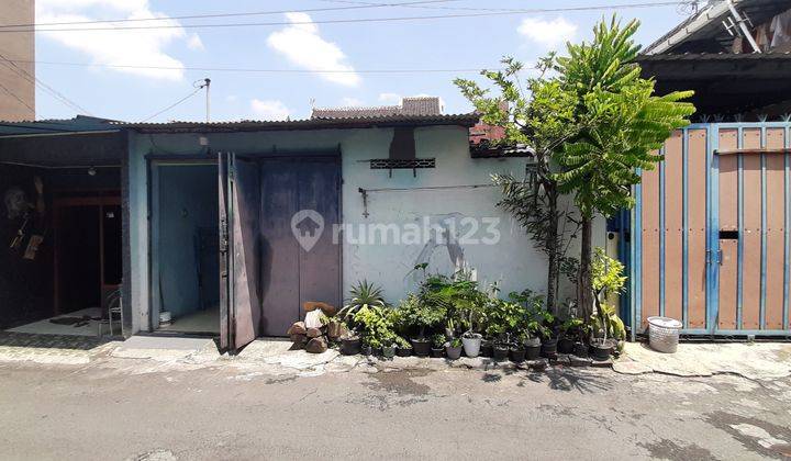 Jual Rumah Bahan Lokasi Strategis Di Tengah Kota Solo, Jawa Tengah