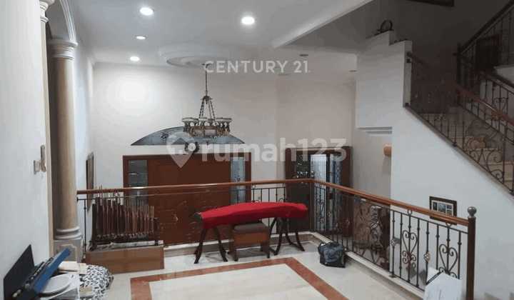 Rumah 4 Lantai Siap Huni di Sunter Garden
