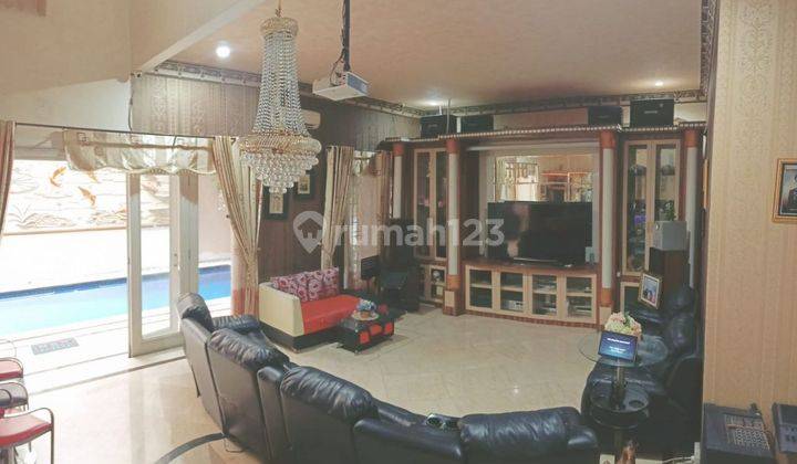 Rumah 2 Lantai Bagus Semi Furnished SHM di Gayungsari Dekat Jemursari  2