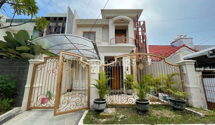 Rumah SHM Mewah Marmer Araya 2 Semi Furnish Dekat Pakuwon City  1