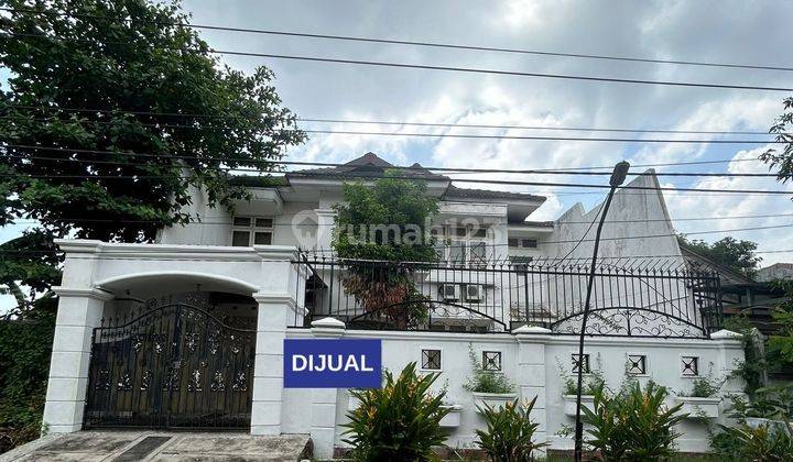 Rumah SHM 2 Lantai Furnish di Kutisari Dekat Petra Kampus 1