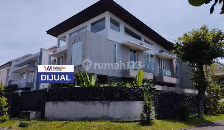 Rumah 2 Lantai Bagus Semi Furnished di Pakuwon City, Surabaya 1