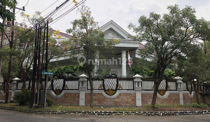 Rumah 2 Lantai Bagus Furnished SHM di Gayungan, Surabaya 1