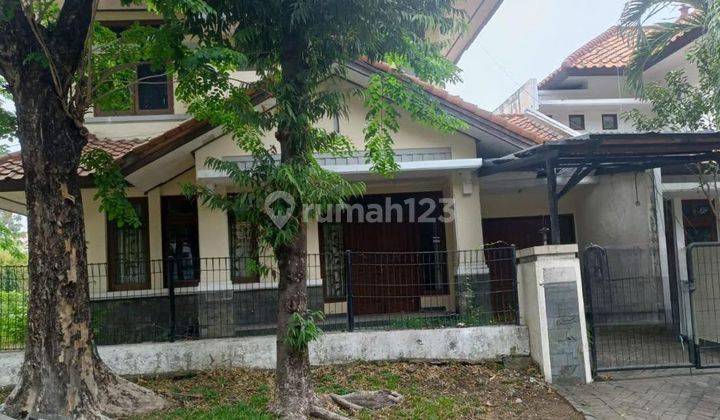 Rumah 2 Lantai Unfurnished HGB di Graha Famil, Surabaya 1