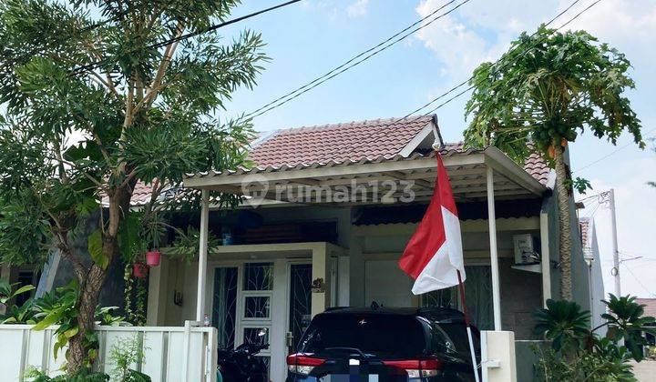 Rumah di Jade Hamlet Menganti Blok G Row Jalan Besar Depan Taman 1