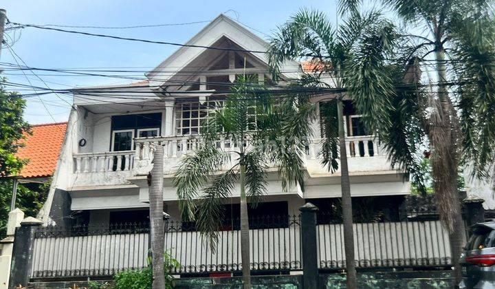 Rumah 2 Lantai Bagus SHM di Ketintang, Surabaya 1