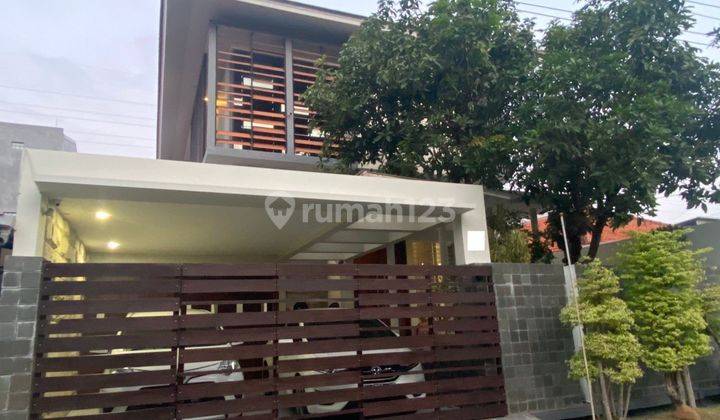 Rumah 2 Lantai Bagus SHM di Dharma Husada Utara , Surabaya 1