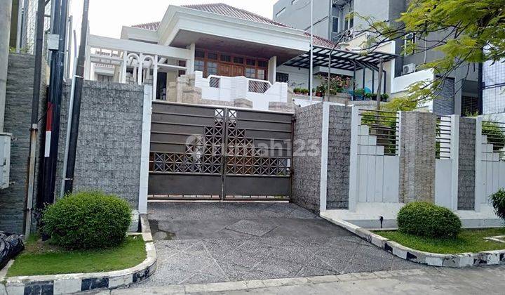 Rumah SHM 2 Lantai Bagus di Cempaka Dekat Tunjungan Raya Darmo  1