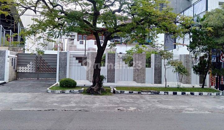 Rumah SHM 2 Lantai Bagus di Cempaka Dekat Tunjungan Raya Darmo  2