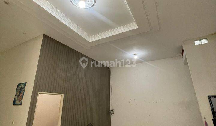 Rumah Bagus Unfurnished SHM di Pondok Tjandra, Sidoarjo 2