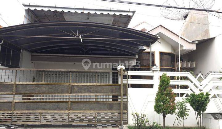 Rumah Bagus Row Jalan 3 Mobil di Dharmahusada Indah Timur 1