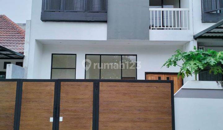 Rumah 2 Lantai Baru SHM di Rungkut Asri Surabaya 1