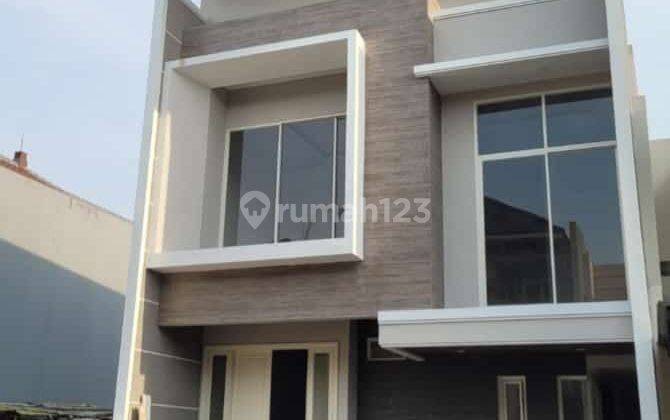 Rumah 2 Lantai Baru Siap Huni Unfurnished di Pakuwon City 2