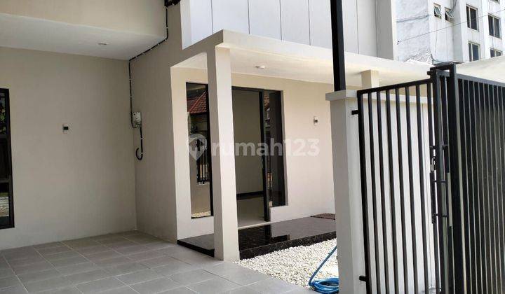 Rumah 2 Lantai Baru SHM Siap Huni di Sutorejo, Surabaya 1