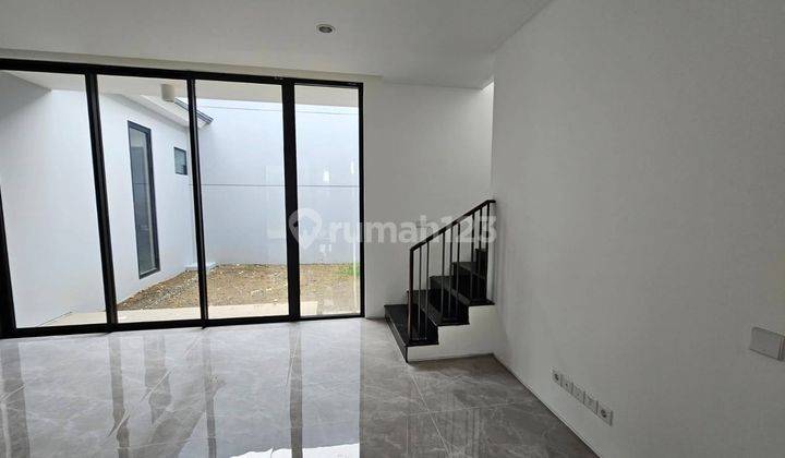 Rumah 2 Lantai Baru Unfurnished di Citraland South Emerald 2