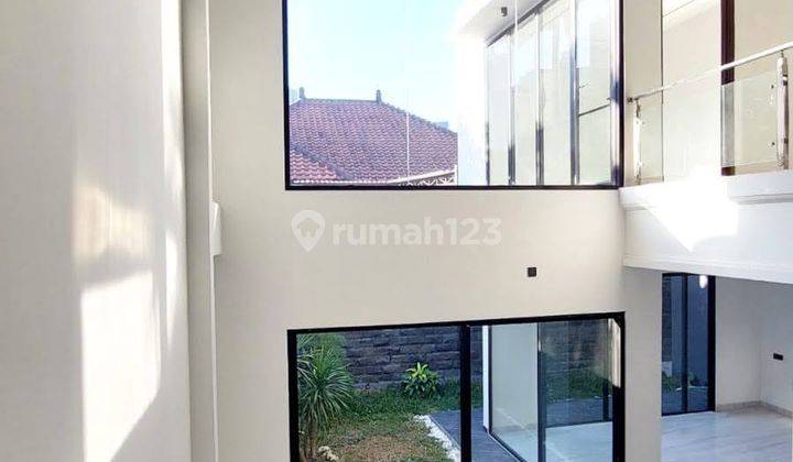 Rumah Minimalis Modern di Villa Bukit Indah vbi Pakuwon Indah 2