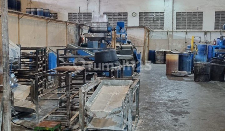 Cheap Warehouse for Quick Sale on Raya Kedamean Gresik, Near Driyorejo Kebomas
