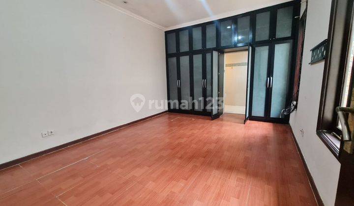 Rumah Bagus Unfurnished SHM di Nirewana Eksekutive Dakat Tenggilis Mejoyo 2