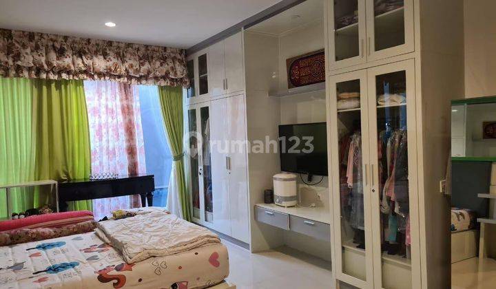 Rumah 2 Lantai Bagus Semi Furnished HGB di Graha Natura Dekat Citraland 2