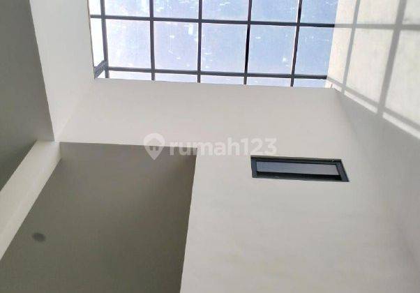 Rumah 2 Lantai Baru SHM di Tenggilis Mejoyo Dekat Ubaya Petra  2