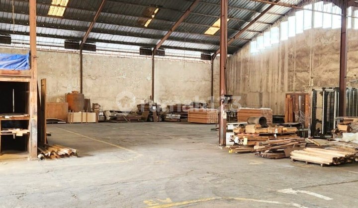 Strategic WAREHOUSE Ready to Use KEBOAN ANOM GEDANGAN SIDOARJO 40 Feet Container Access