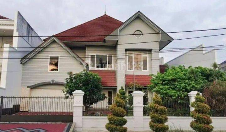 Rumah 2 Lantai Mewah Row Jalan Utama di Araya 1 Dekat Pakuwon City 1