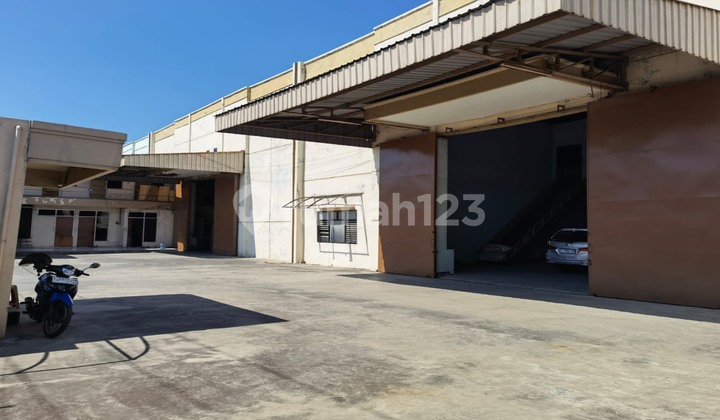 Ready-to-Occupy Warehouse in Raya Margomulyo Block C